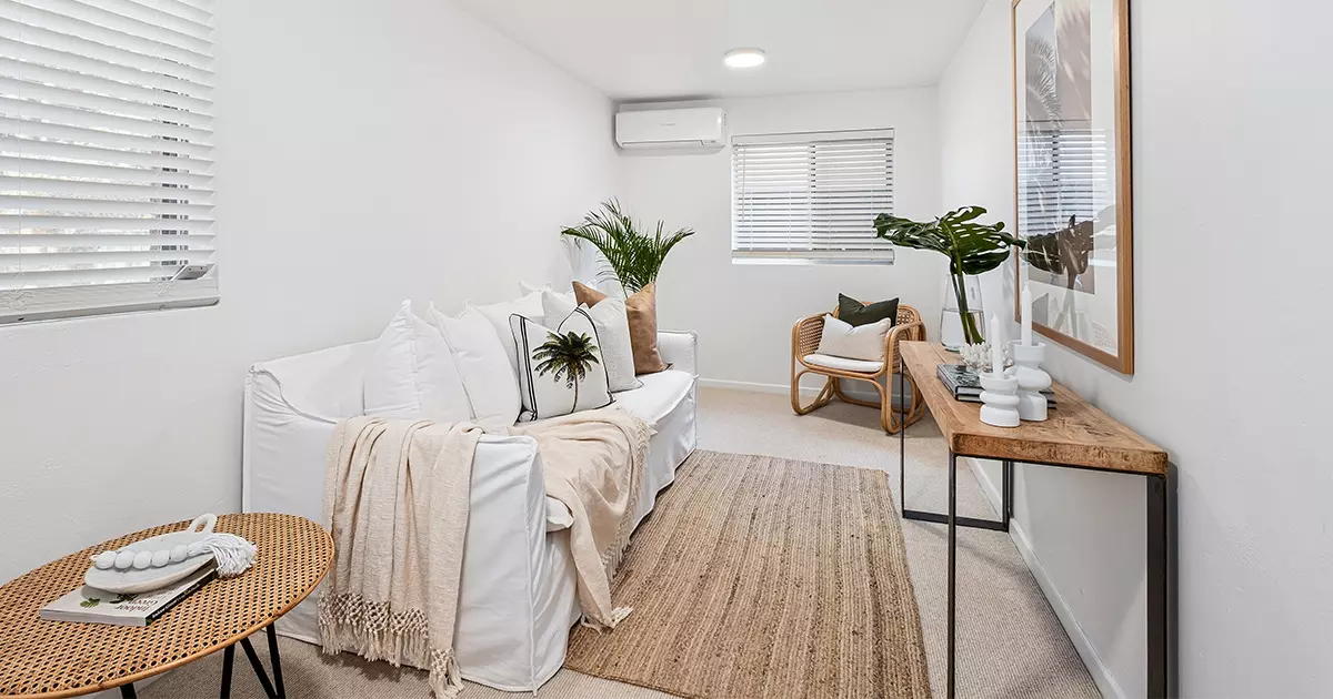 What colors make a room look bigger?